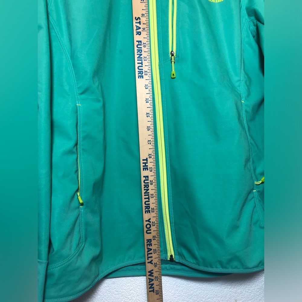 Patagonia Green Hooded Softshell Jacket with Yellow Accents - Picture 9 of 12